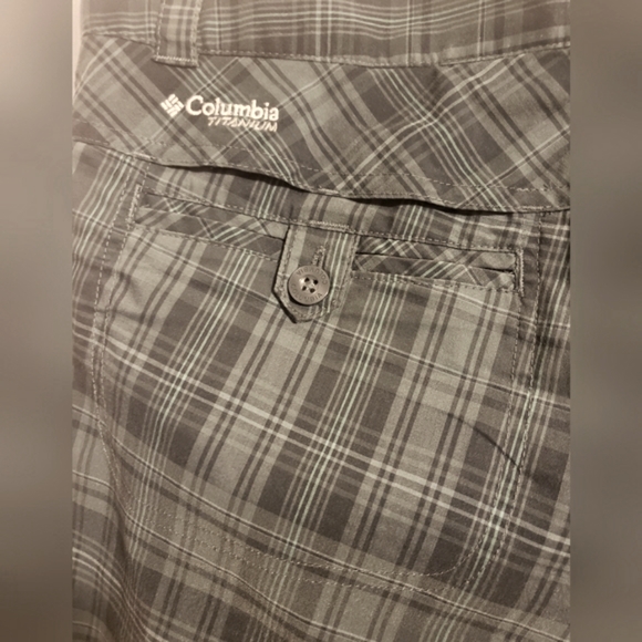 Columbia Sportswear Omni Shade Athliesure Golf Hiking Blue Plaid Woman 8 NWOT - Picture 4 of 11